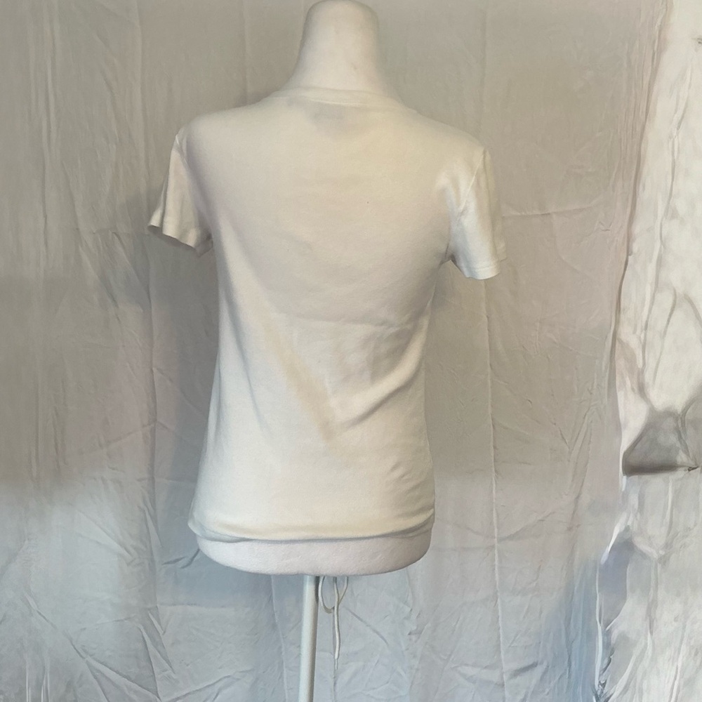 Ralph Lauren Cream V-Neck Tee with Blue Logo - Picture 3 of 8